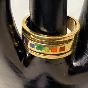 Tysis Ring Gold Tone Band With Multicolor Panel Between Slits